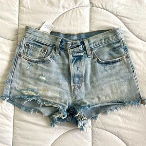 Levi’s 501 denim high waisted shorts size 26